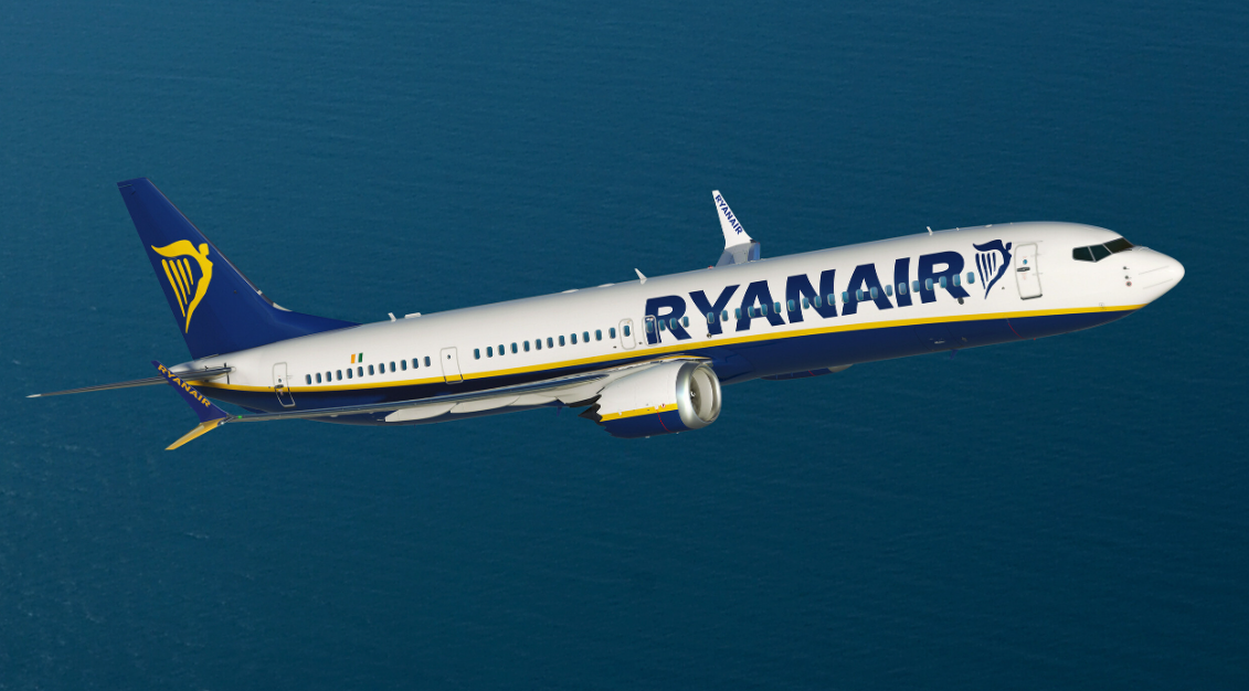 Boeing 737 Engine Fire: Ryanair Passengers Evacuated